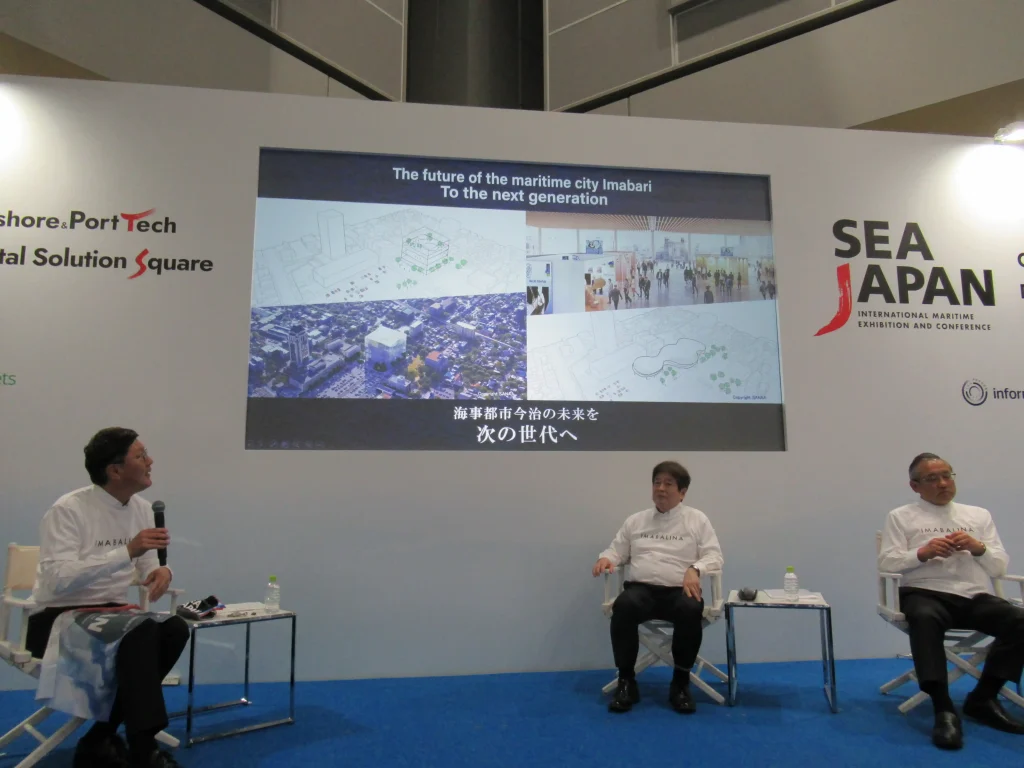 トークセッションの様子。