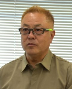 講演をする下井勝博氏